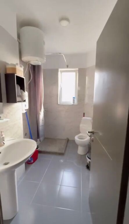 Apartament 2+1 me qera ne Laprake tek Pizzeri Class
