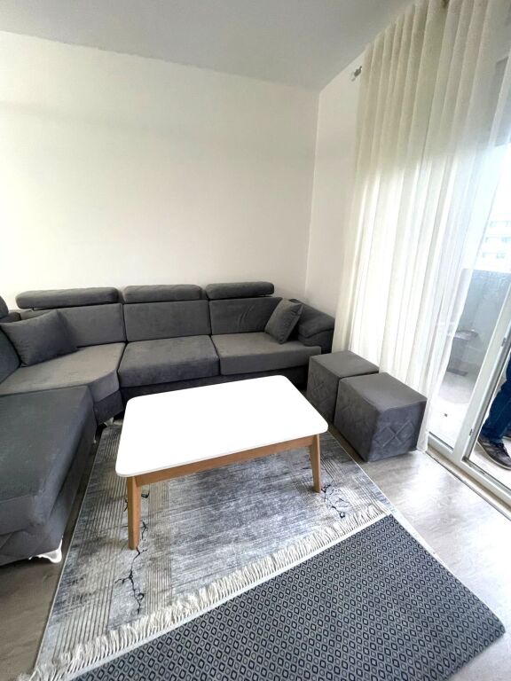Jepet me Qera Apartament 3+1+2 ne 5 Maji