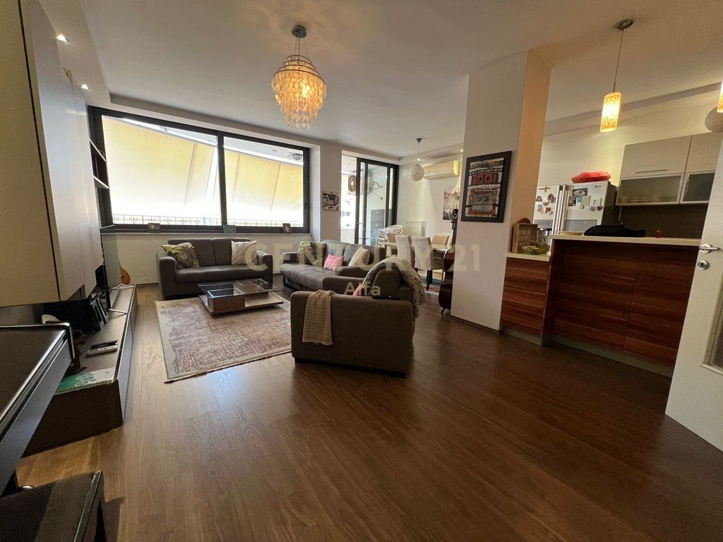APARTAMENT 3+1+2 PER QIRA NE ISH BLLOK