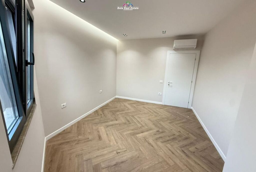 Zyre Me Qera 2+1+2 Ne Astir (ID BZ2465) Tirane.