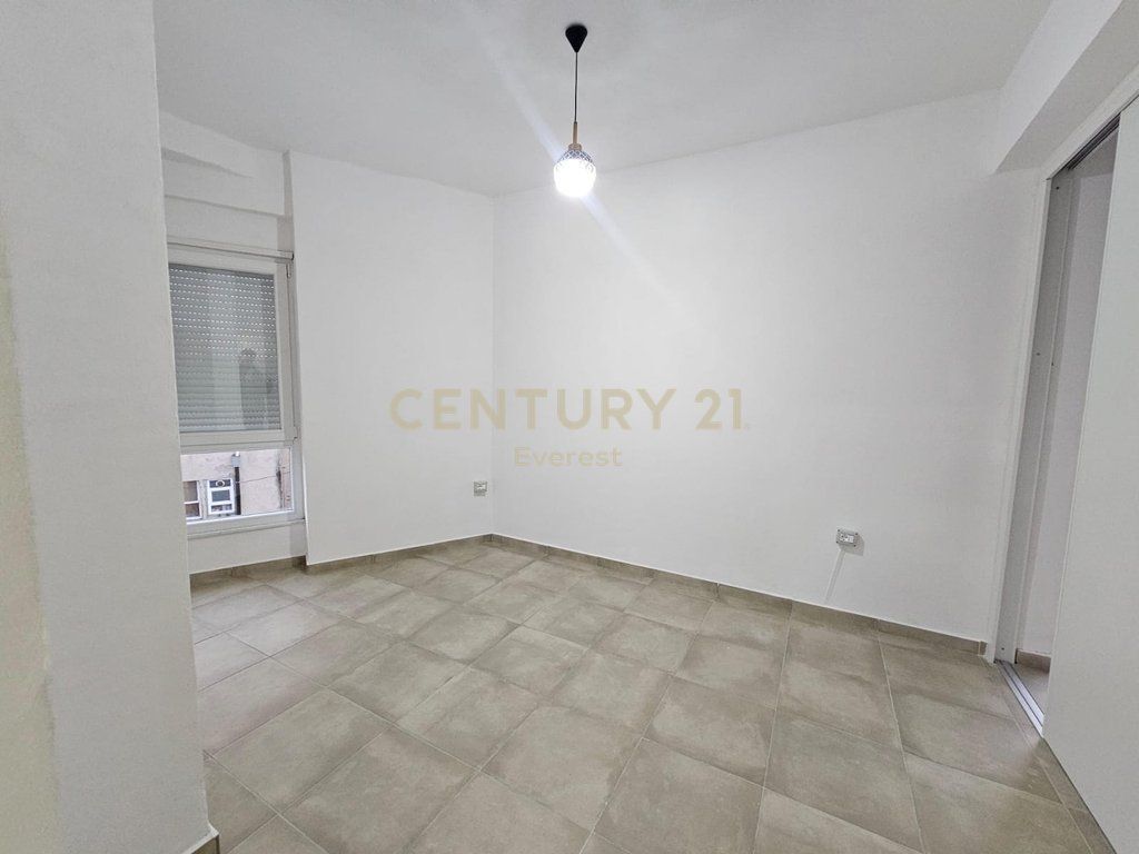 APARTAMENT 2+1+2 ME POST PARKIMI PER QERA NE XHAMLLIK