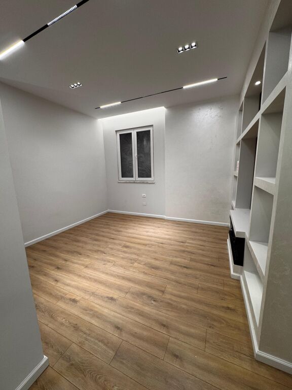 Apartament 1+1, Astir!