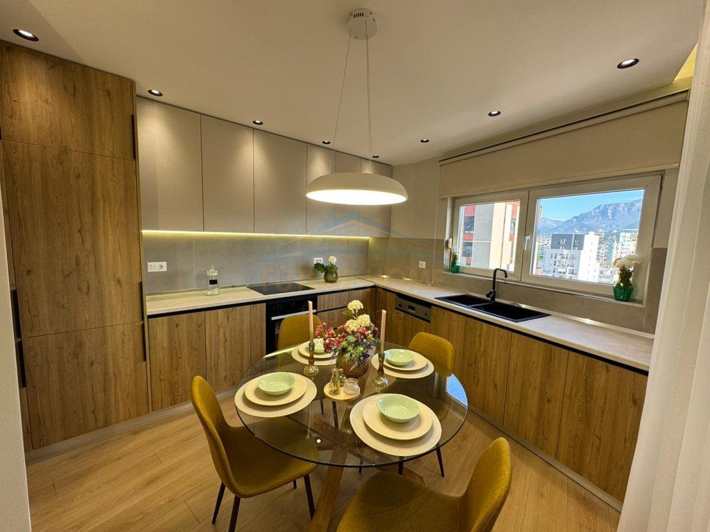 Shitet, Apartament 2+1, Zogu i Zi, Tirane. DB63809