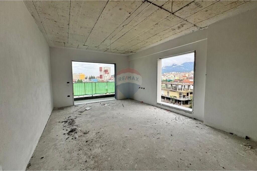 Apartment 3+1+2 for sale in Porcelan