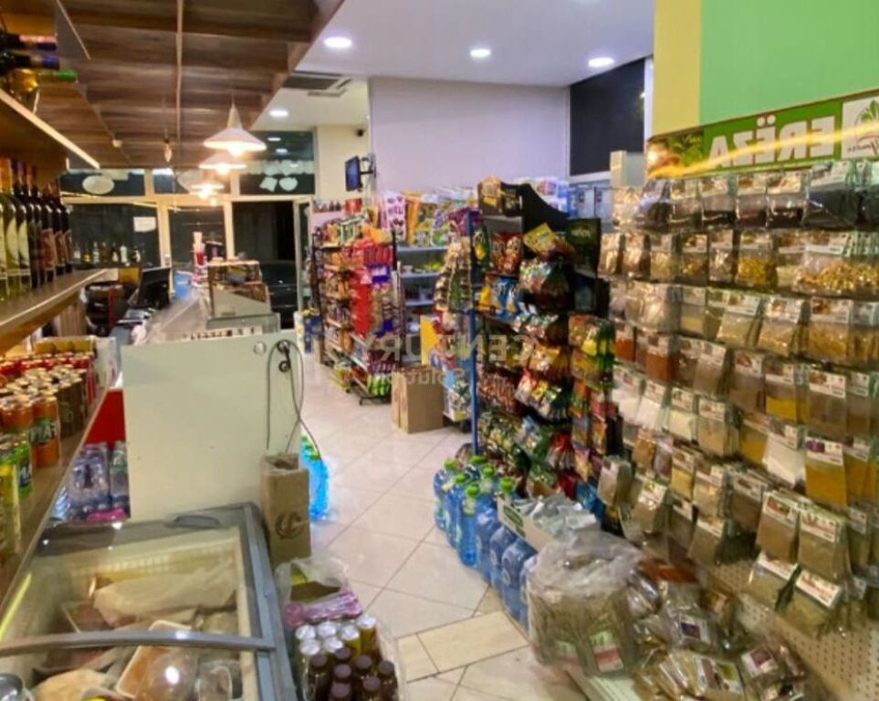 UNITÀ COMMERCIALE DI 77 M² IN VENDITA A FRESK – CON AFFITTO ATTIVO E PRONTA PER INVESTIMENTO!
