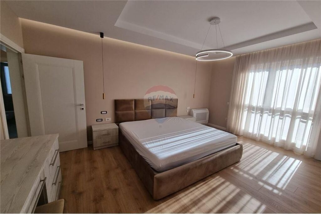 APARTMENT 3+1+3+ 2 PARKING SPACES FOR RENT, DRY LAKE