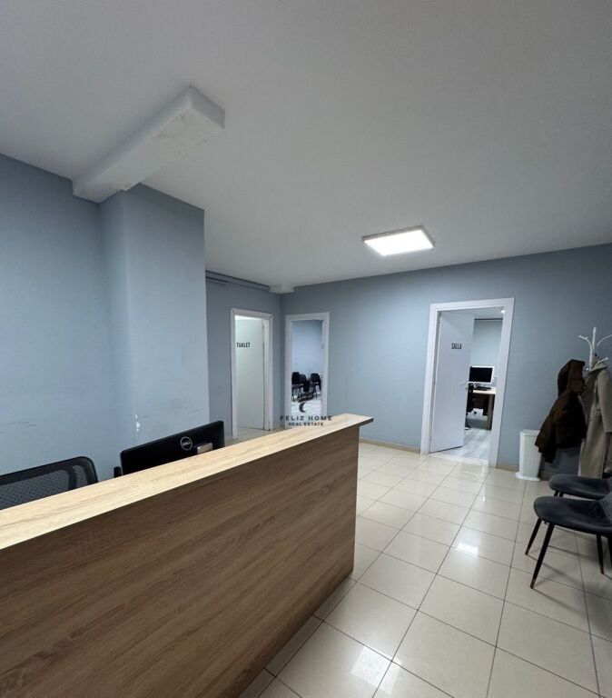 UFFICIO IN AFFITTO 420 M2 STAZIONE DEI TRENI 3.400 EURO