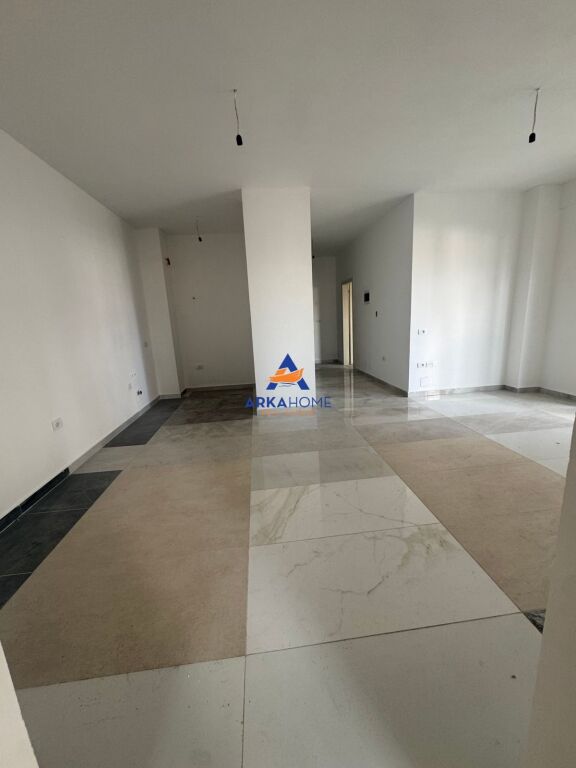 VENDESI APPARTAMENTO 2+1+2 " TERMINALE AUTOBUS NORD-SUD " 150000 EURO