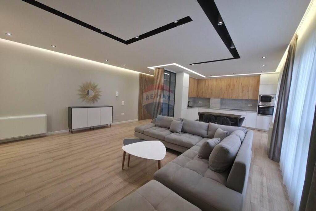 APARTMENT 3+1+2 WITH YARD+2 PARKING SPOTS FOR RENT!
