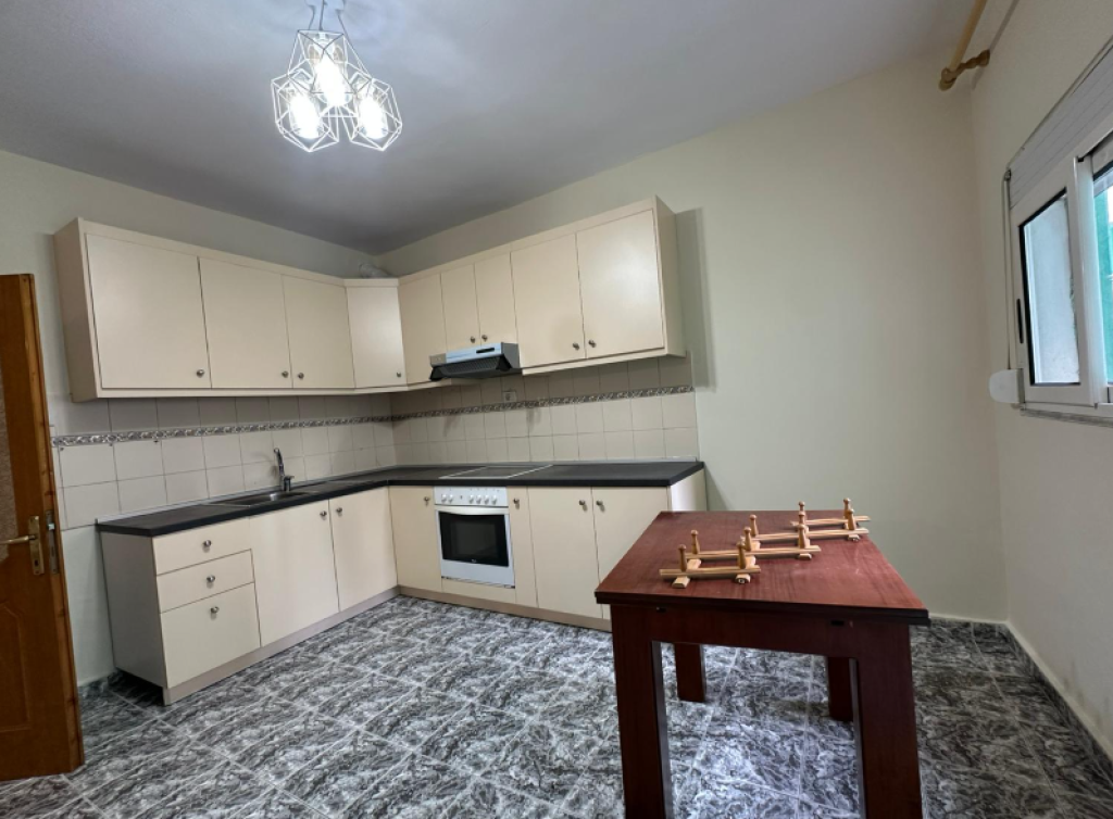 🏢 Jepet me Qira Apartament 3+1+2 – Komuna e Parisit | Kristal Center