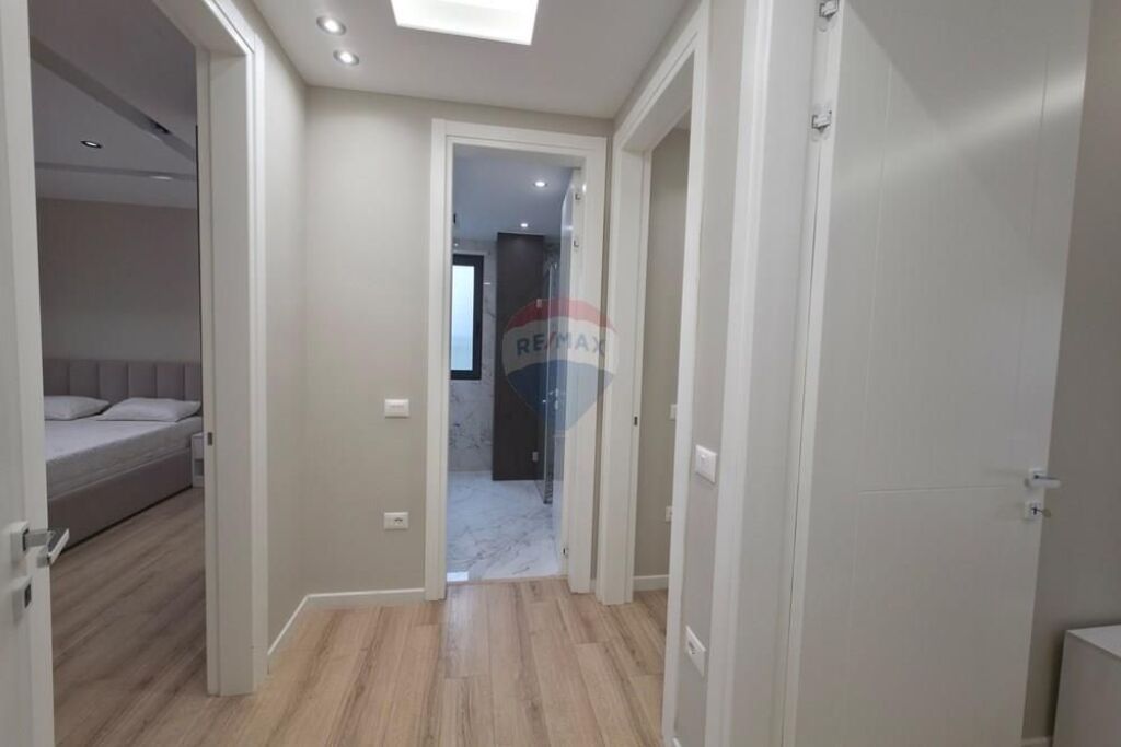 APARTMENT 3+1+2 WITH YARD+2 PARKING SPOTS FOR RENT!