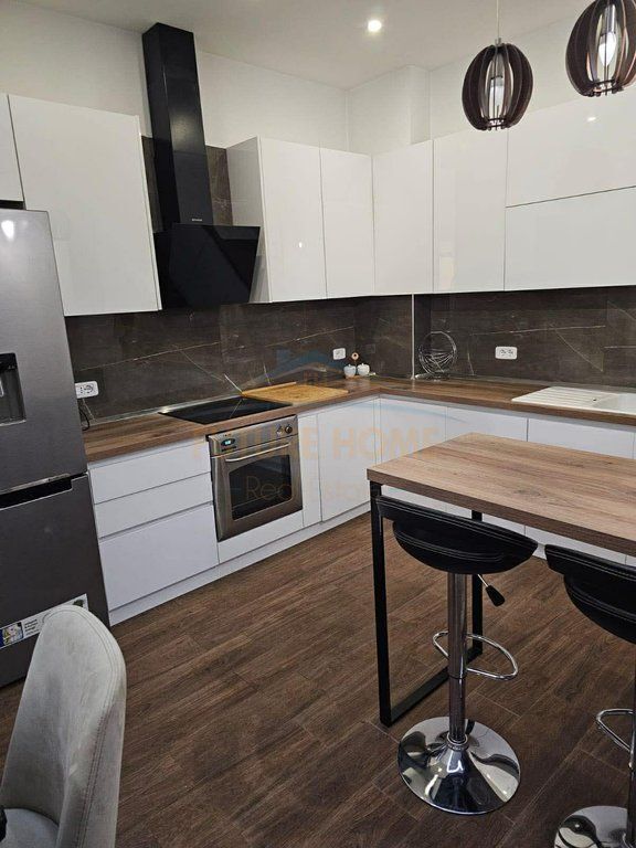 Rent, Apartment 2+1+2, Unaza e Re.
