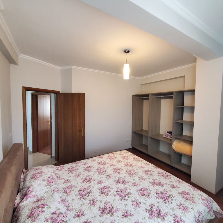 Apartament 3+1, Qender!