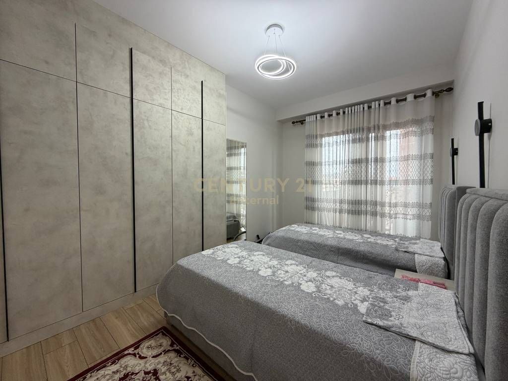 APPARTAMENTO 3+1+2 CON PARCHEGGIO IN AFFITTO AL GARDEN BUILDING