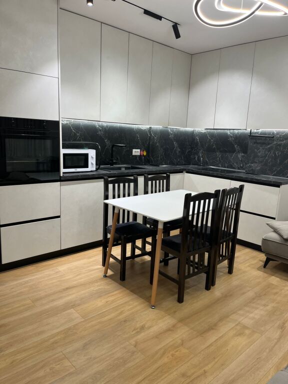APARTAMENT 2+1 + PARKING NE SHITJE TE FUSHA AVIACIONIT