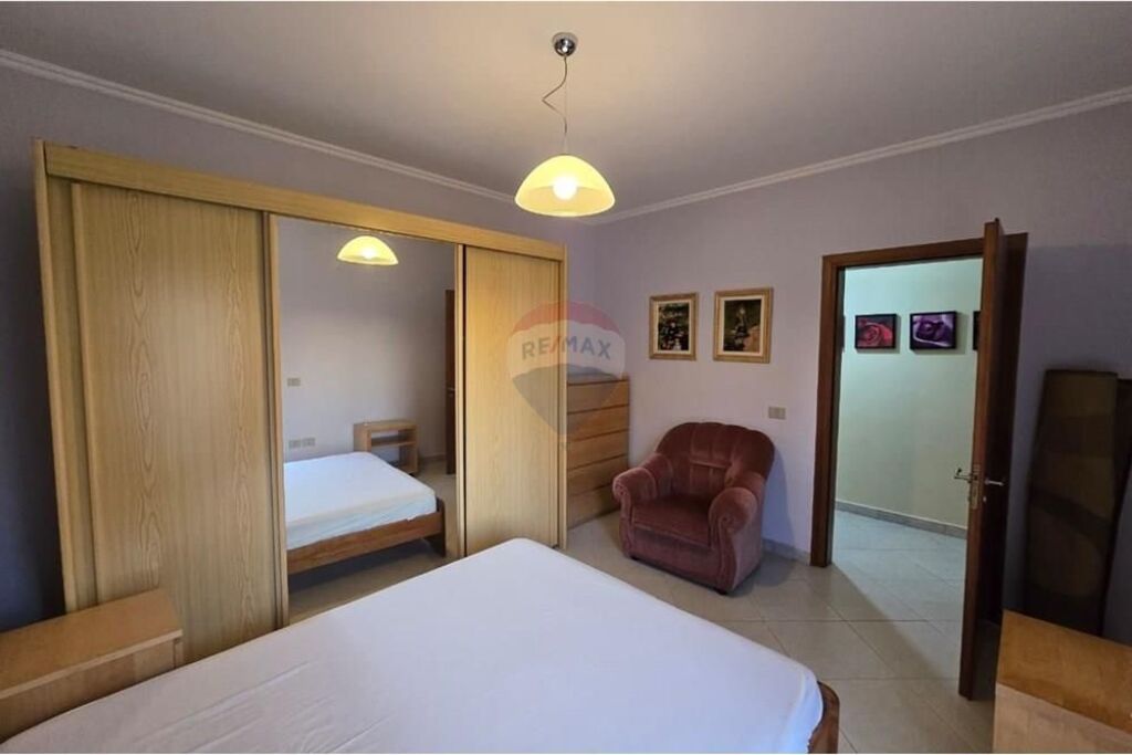 Apartament me qira 3+1+2 Komuna Parisit