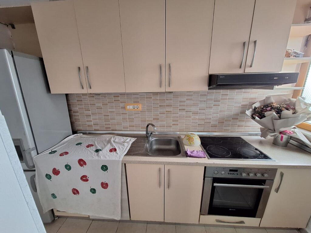 Jepet me qira Apartament 2+1 (i konvertuar), prane shkolles Bajram Curri