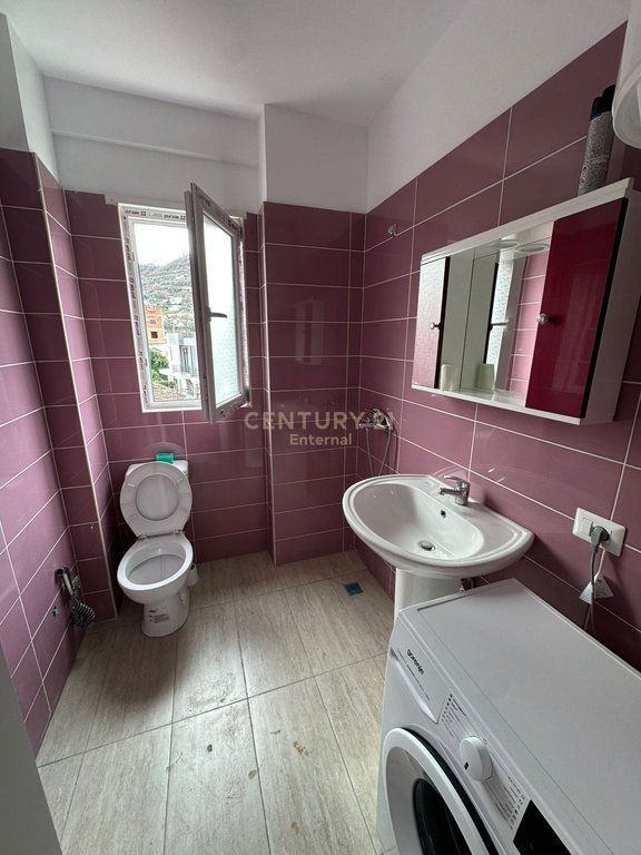 APARTAMENT 2+1 ME QERA PRANE XHAMIS