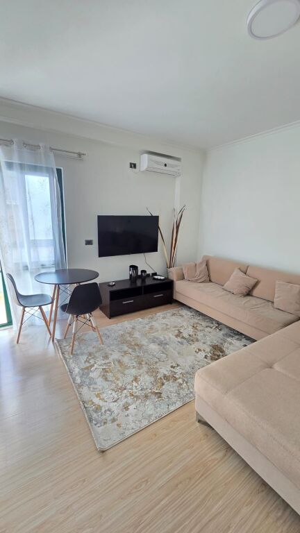 jepet me qira apartament 1+1 Stadiumi Dinamo