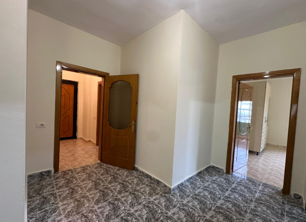 🏢 Jepet me Qira Apartament 3+1+2 – Komuna e Parisit | Kristal Center