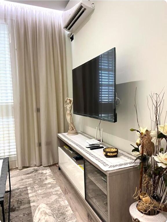 Affittasi appartamento 1+1 + balcone – Nel centro di Tirana!
