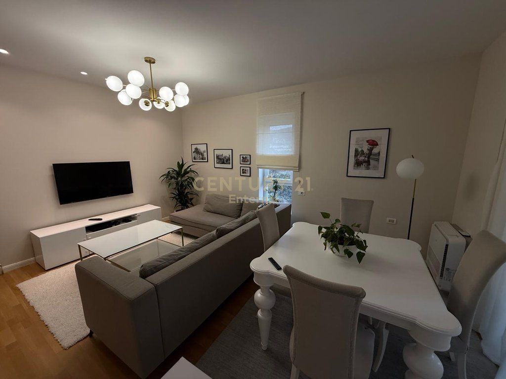 FOR RENT 2+1 APARTMENT NEAR THE BOTANICAL GARDEN