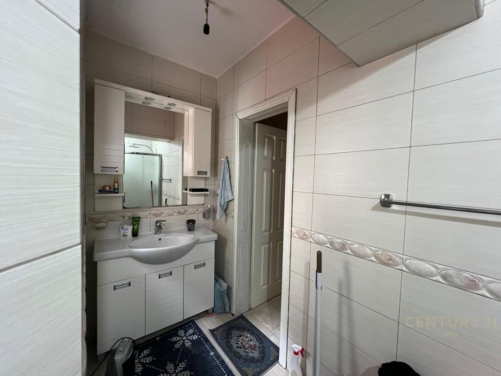 FOR RENT 2+1 APARTMENT WITH SEPARATE KITCHEN ON KAVAJA STREET