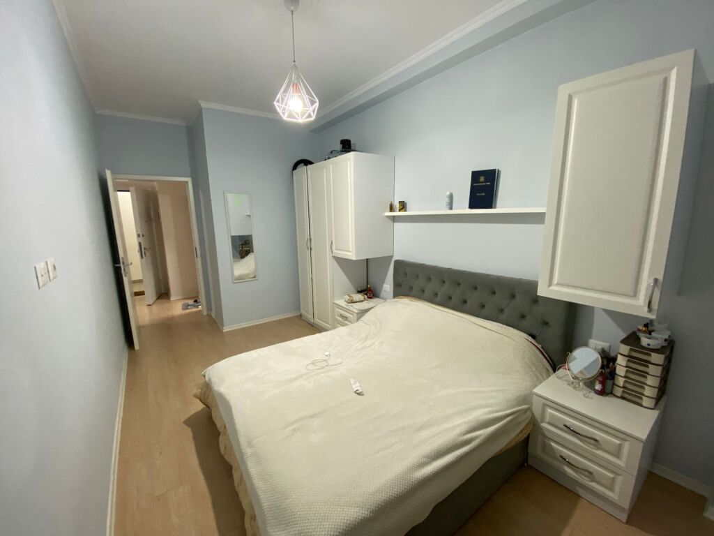 Appartamento 1+1 + Balcone in Affitto – Vicino a 21 Dhjetori !