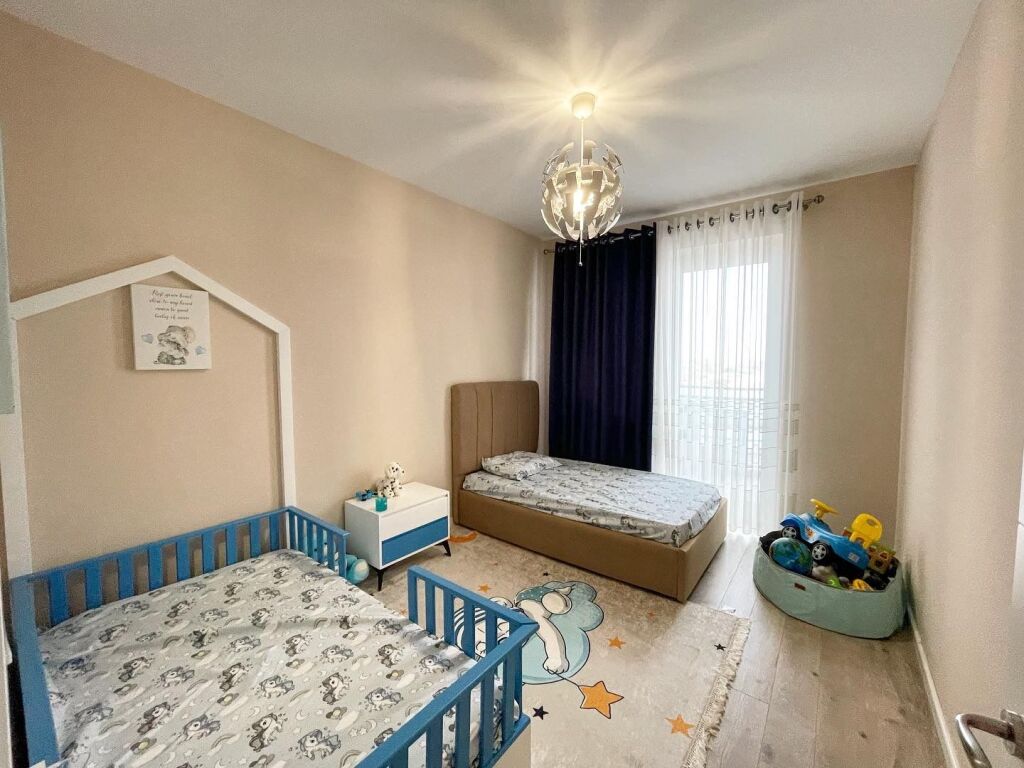 Apartament 2+1 per qira prane Globe tek Ish Parku i Autobusave.