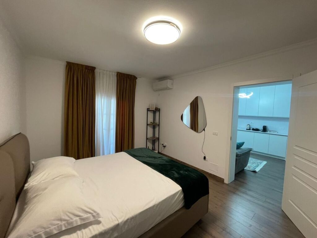 Apartament 1+1, 21 Dhjetori!