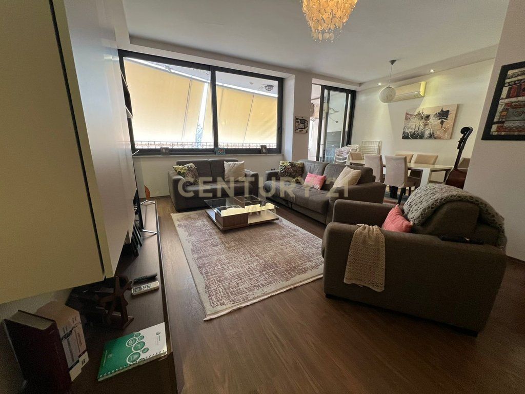 APARTAMENT 3+1+2 PER QIRA NE ISH BLLOK