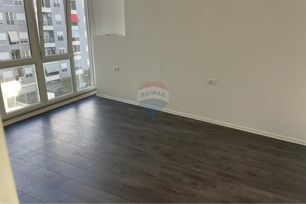 ZYRE PER QIRA ME 4 AMBIENTE PUNE TE K. E PARISIT