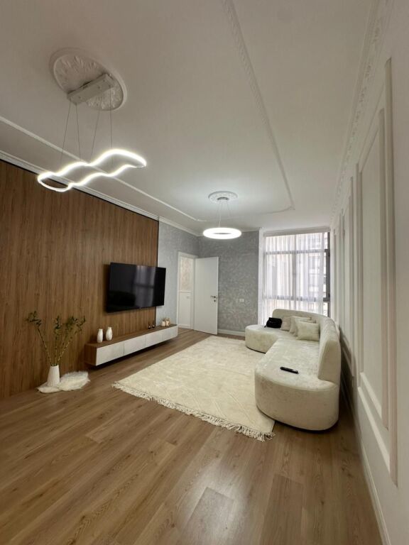 Shitet Apartament 2+1-Prane Eja Studio, Astir