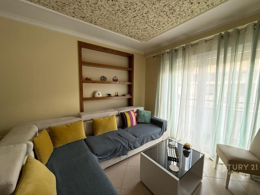 Apartament 1+1 me qira te Komuna e Parisit