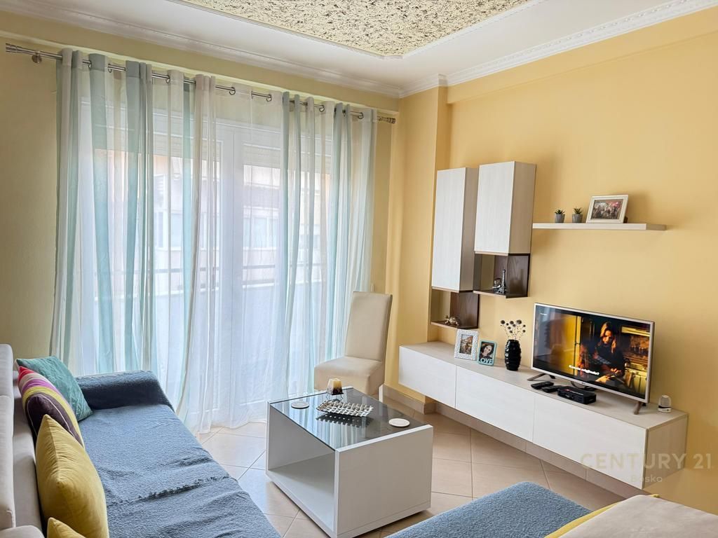 Apartament 1+1 me qira te Komuna e Parisit