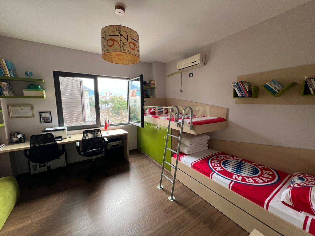 APARTAMENT 3+1+2 PER QIRA NE ISH BLLOK