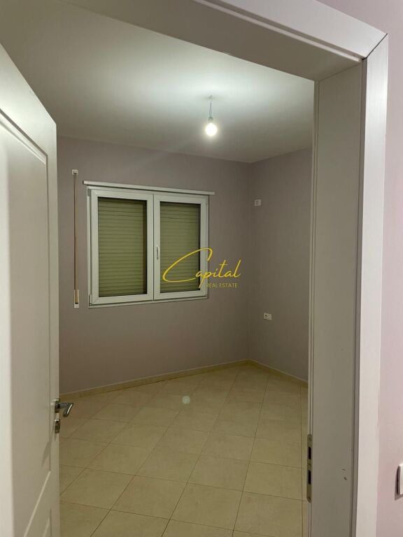 APARTAMENT ME QIRA 2+1 5 MAJI 50.000 LEKE
