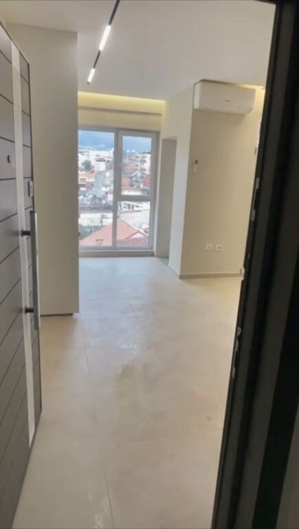 OFFICE FOR RENT 30 M2 5 MAY 30,000 LEKE