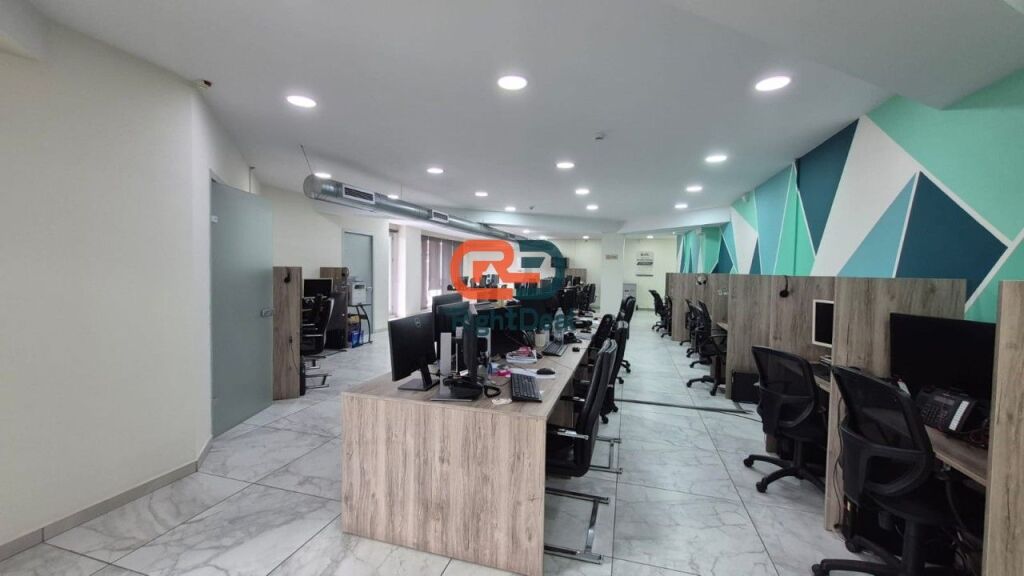 At "Turdiu Center" Super Business Premises For Rent With Facade From The Center!!
