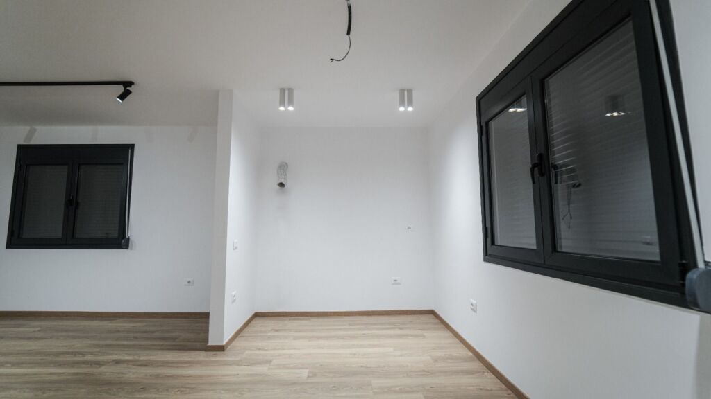 BUSINESS PREMISES FOR RENT 2 FLOORS NEAR THE MUSEUM, DURRES