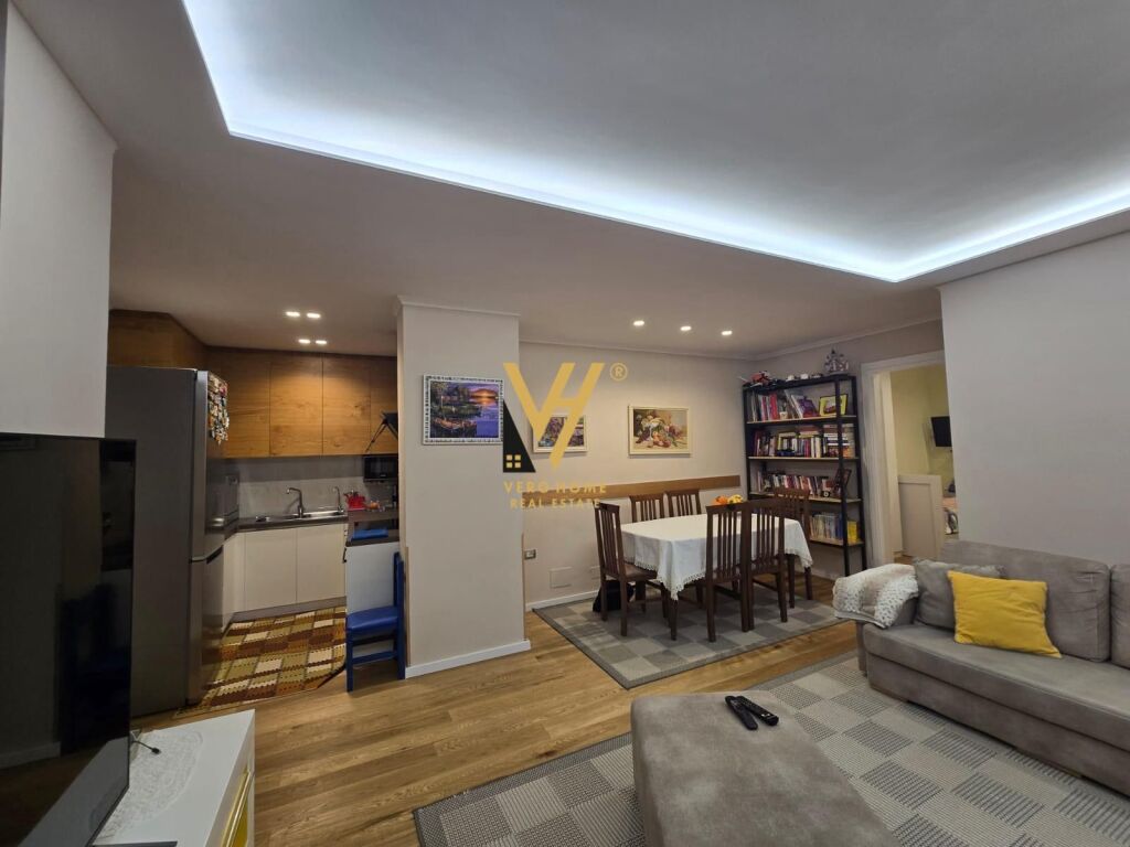 JEPET APARTAMENT 3+1 ME QIRA TE PAZARI I RI 80.000 LEKE