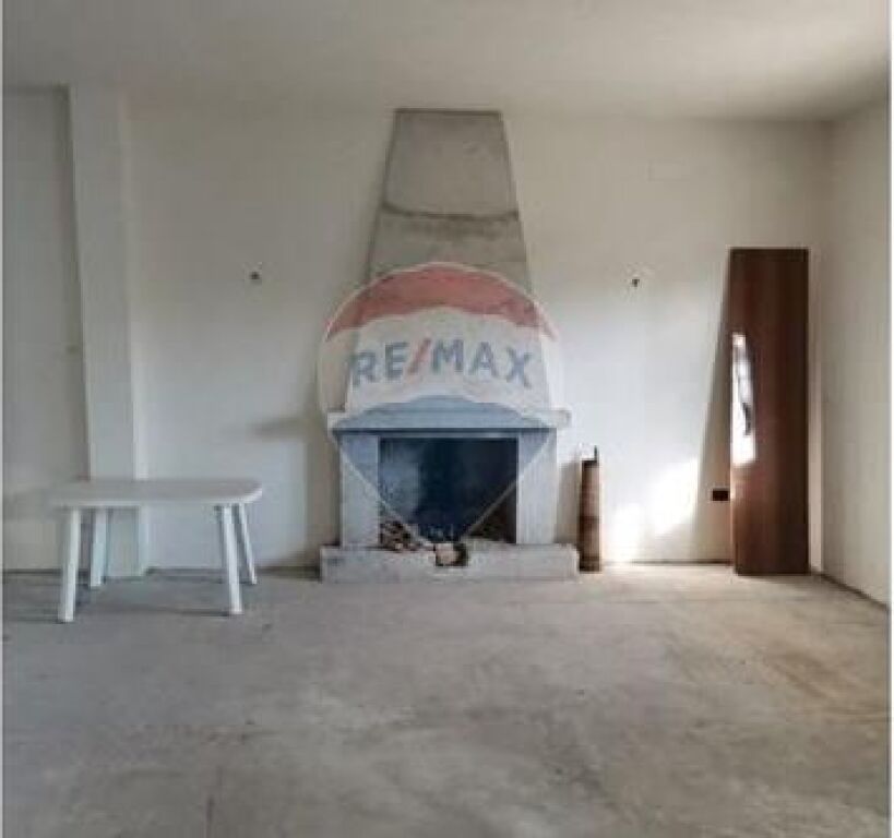 Villa - For Sale - Tufinë, Tirana 250,000 €