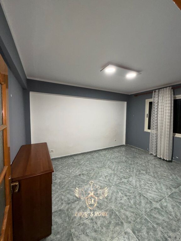 IN AFFITTO  • 2+1 con balcone  ☎️ 📍 Posizione: Quartiere 6 Ex Distretto di Durazzo