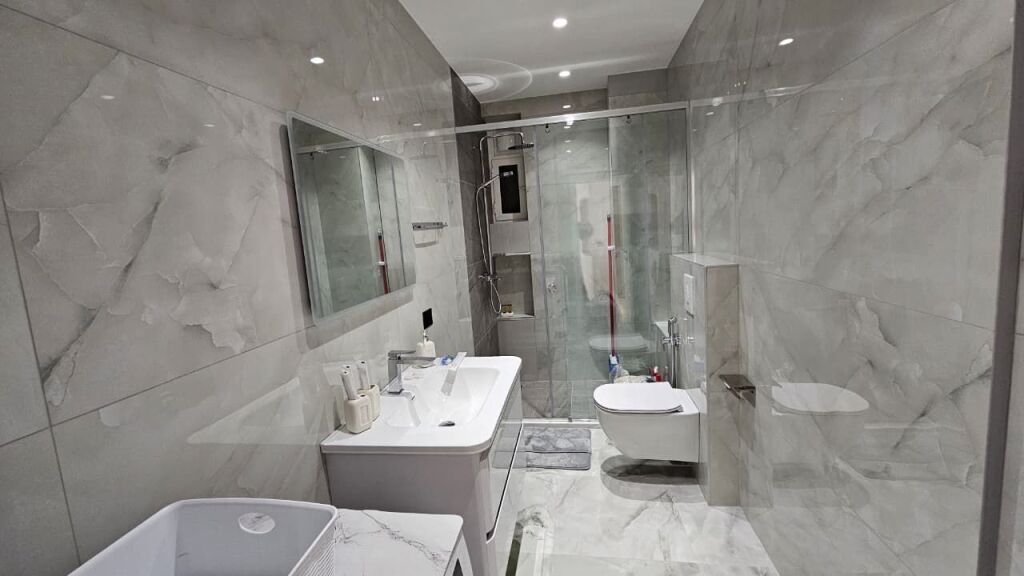 Apartment 2+1 for Rent, Commune of Paris, near the roundabout!