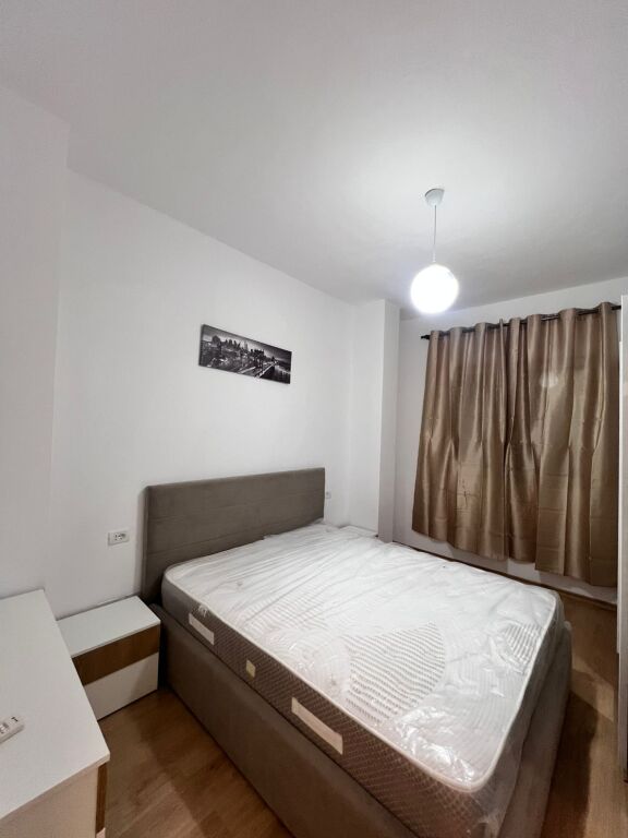 Appartamento 2+1 appena rinnovato vicino alla Scuola "Eftali Koci"