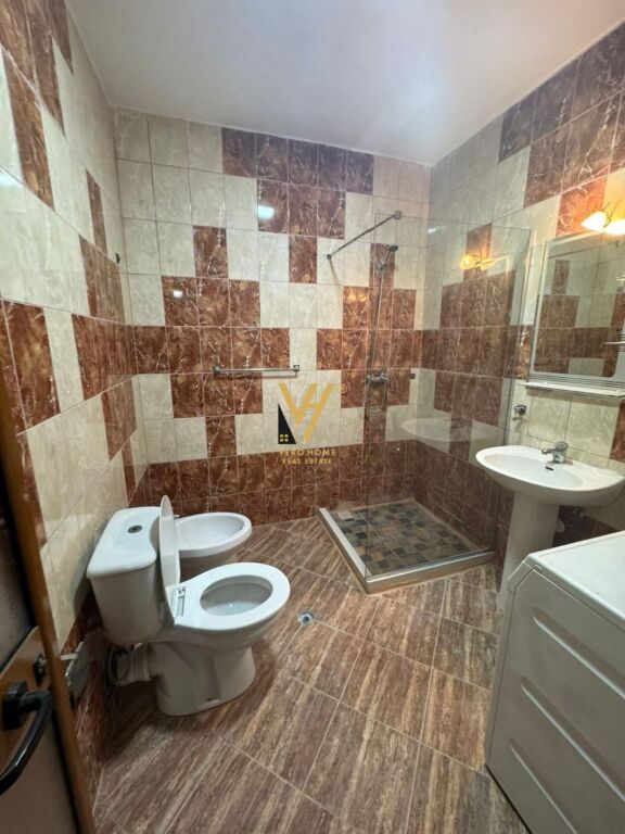 JEPET APARTAMENT 2+1+BLK ME QERA TE FRESKU 48.000 LEKE