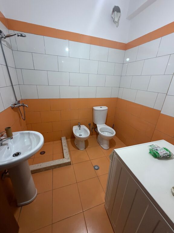 2+1,i mobiluar te liqeni i thate,500 euro