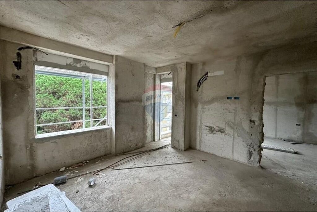 Apartment - For Sale - Mali i Robit, Durrës 108,000 €