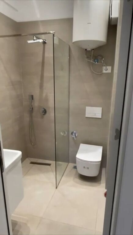 OFFICE FOR RENT 30 M2 5 MAY 30,000 LEKE