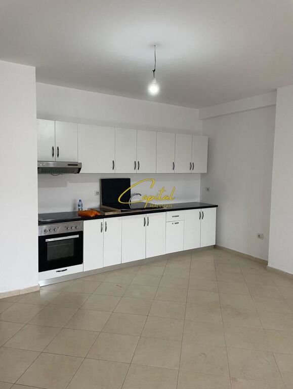 APARTAMENT ME QIRA 2+1 5 MAJI 50.000 LEKE